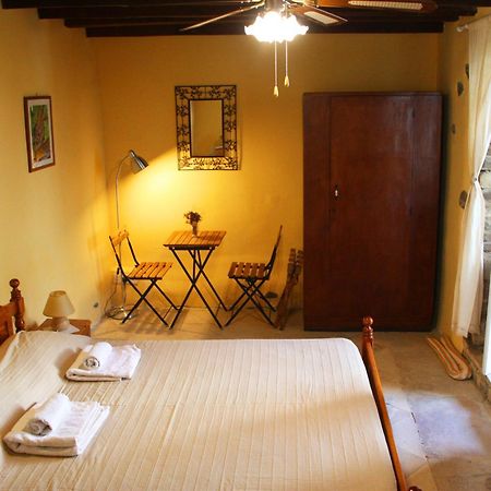 Bed and Breakfast Aperanti Agrotourism Pera Orinis Pokoj fotografie